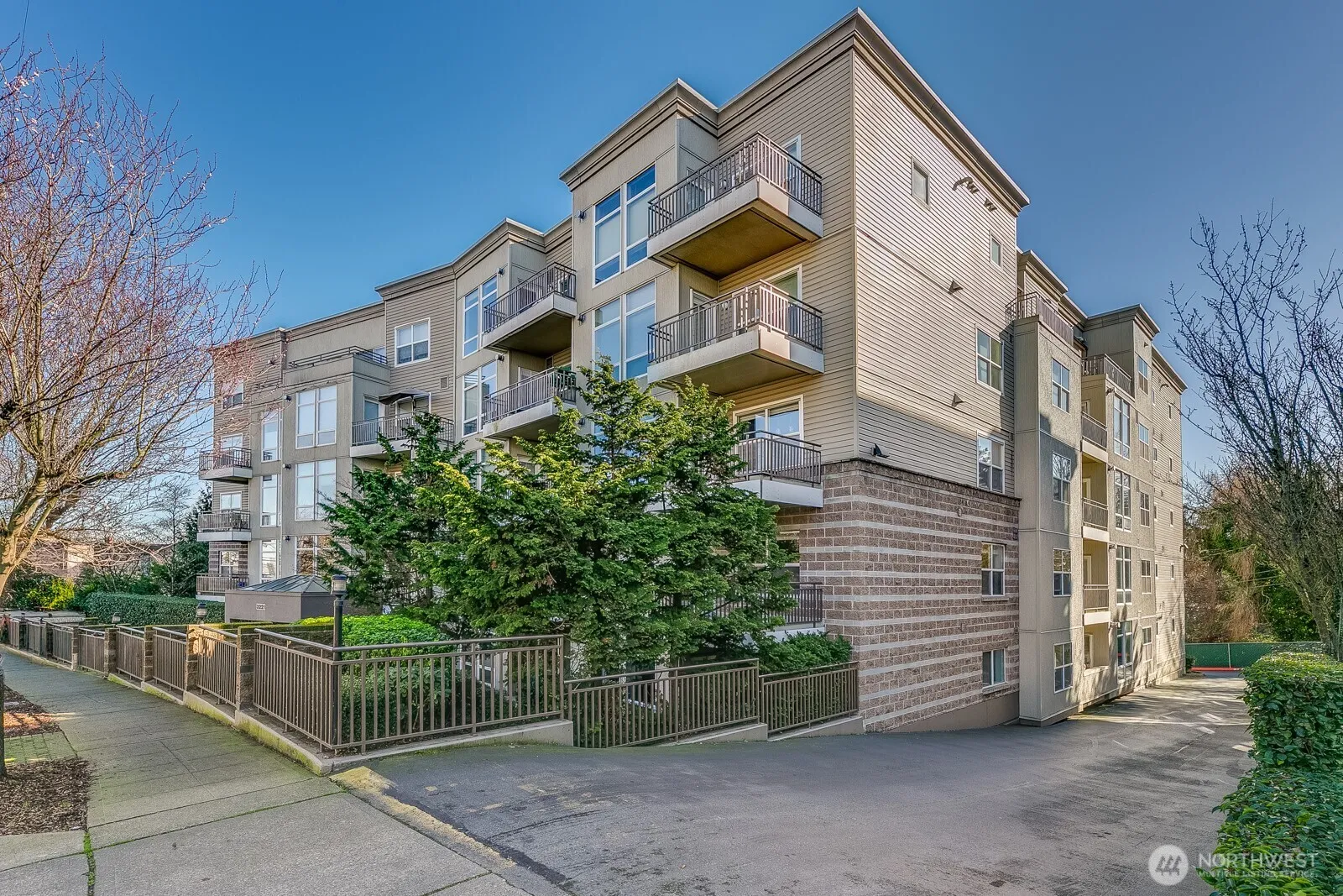 Property photo for 3221 Sw Avalon Way #201, Seattle