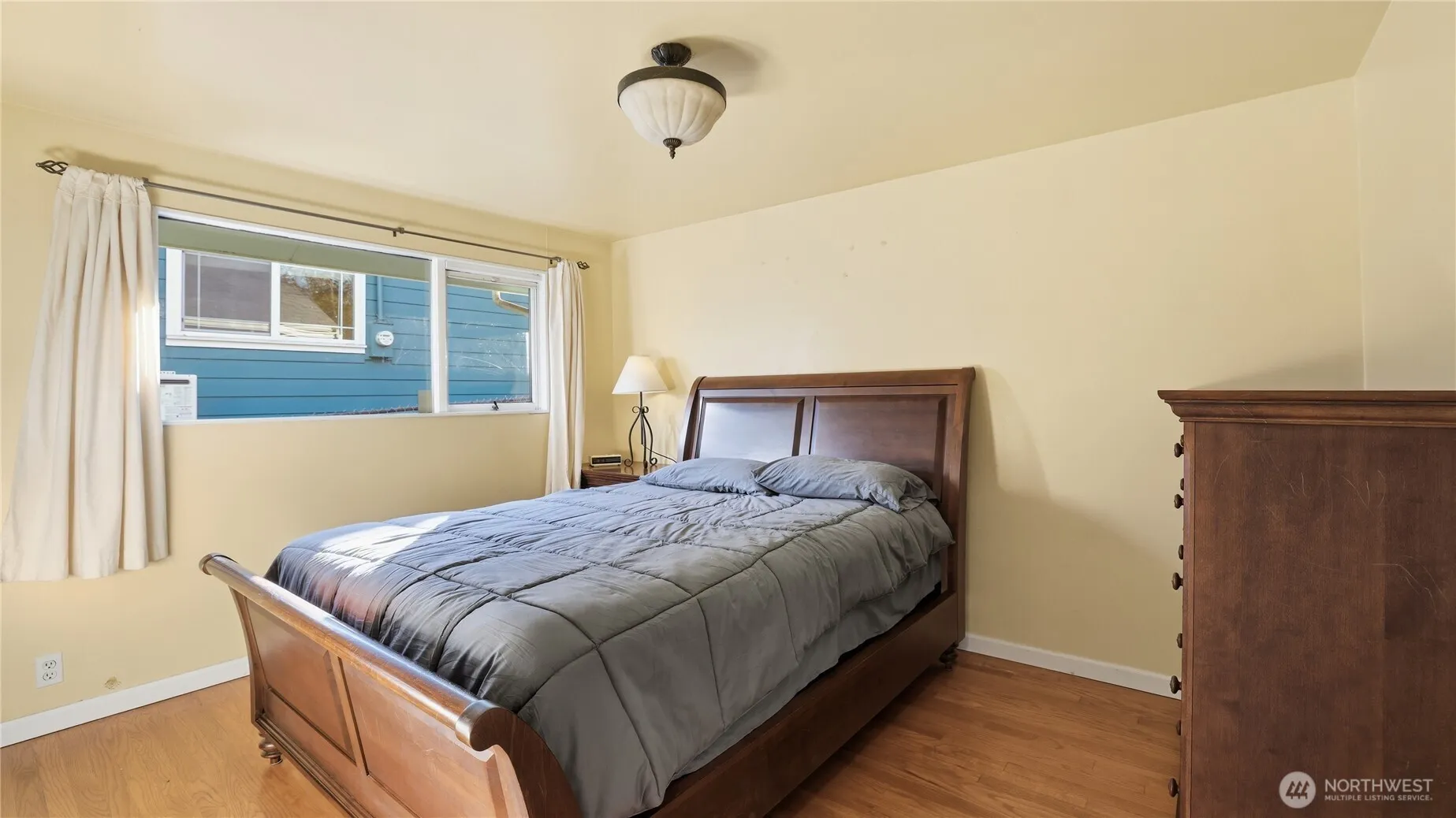 Property photo for 4721 26th Avenue Sw, Seattle photo 3