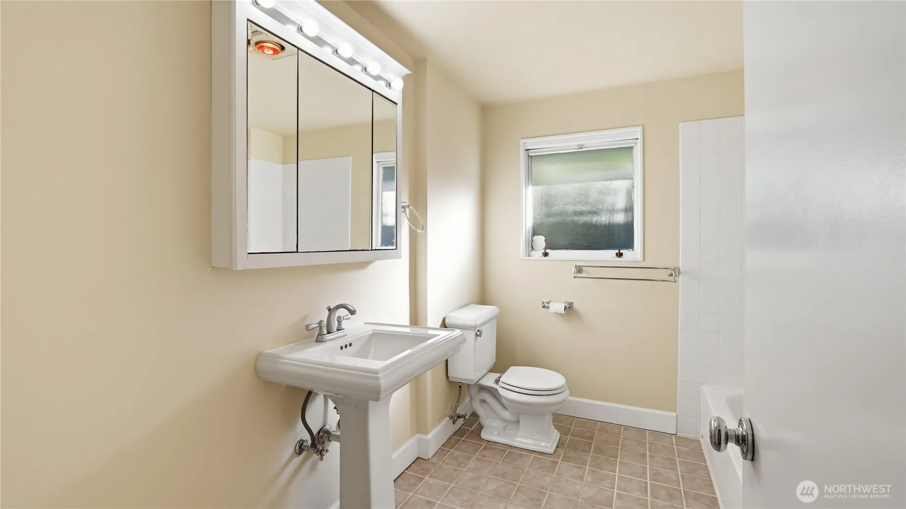 Property photo for 4721 26th Avenue Sw, Seattle photo 5