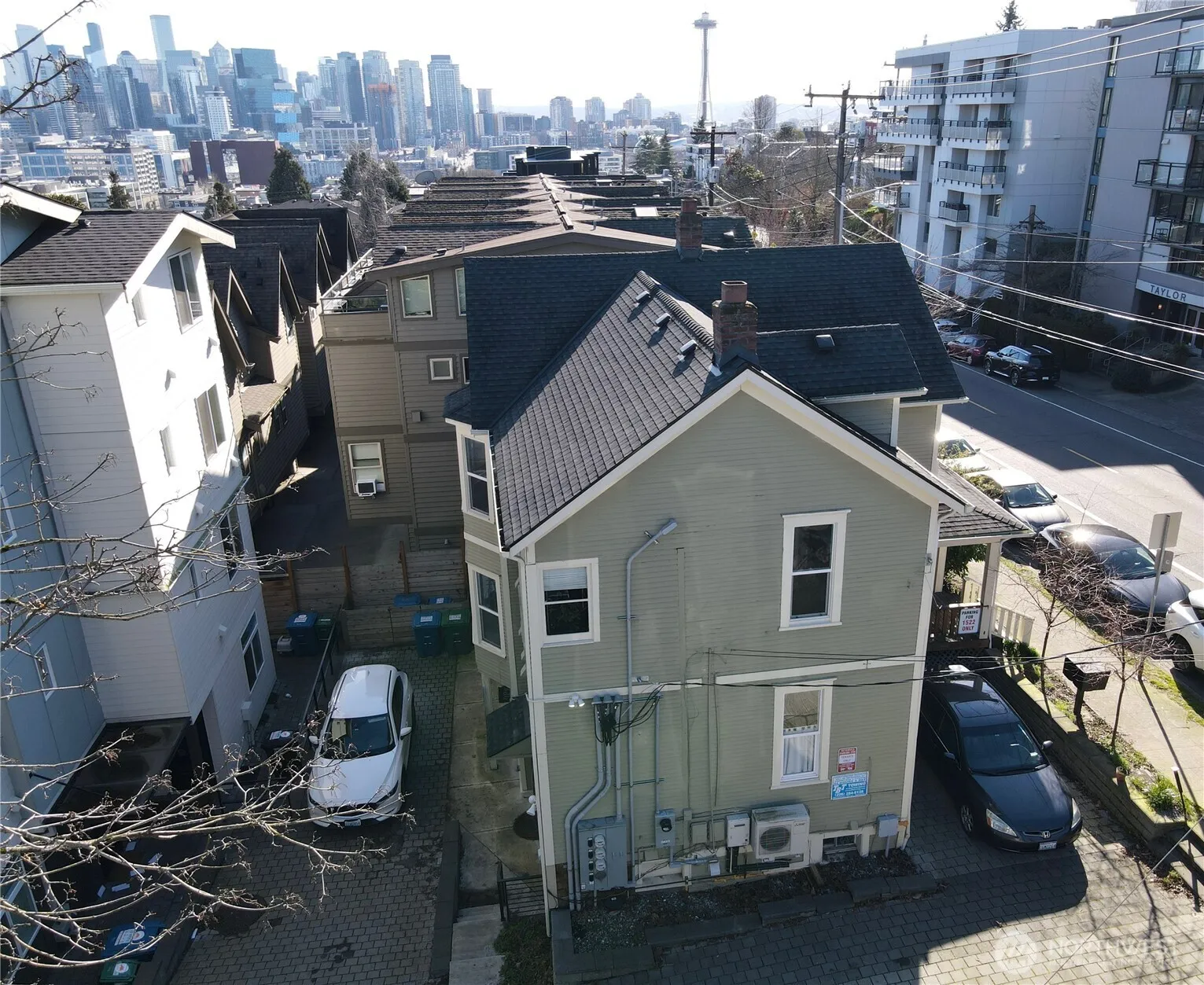 Property photo for 1522 Taylor Avenue N, Seattle photo 5