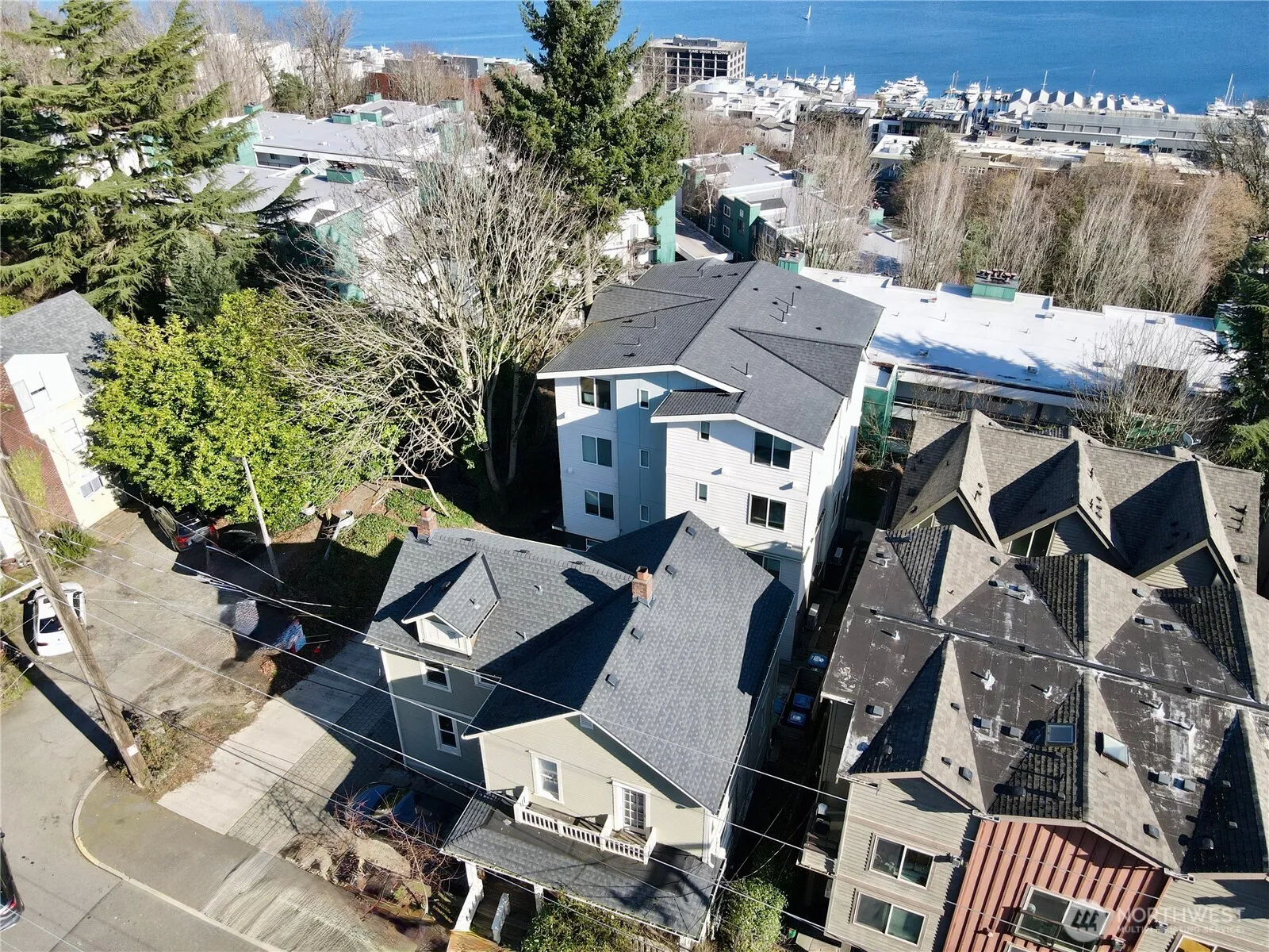 Property photo for 1522 Taylor Avenue N, Seattle photo 4