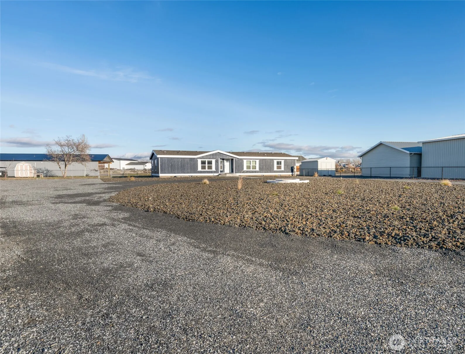 Property photo for 734 Lakeside Way Sw, Mattawa
