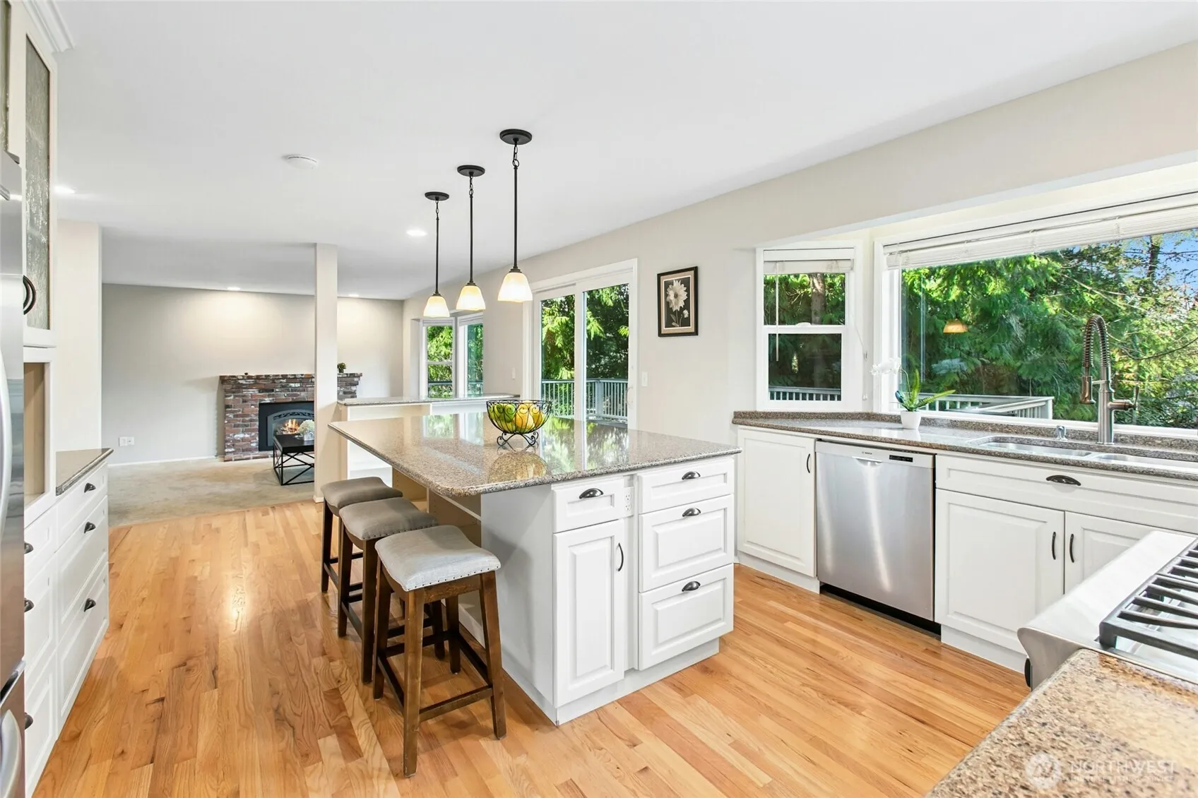 Property photo for 4310 209th Avenue Ne, Sammamish photo 5