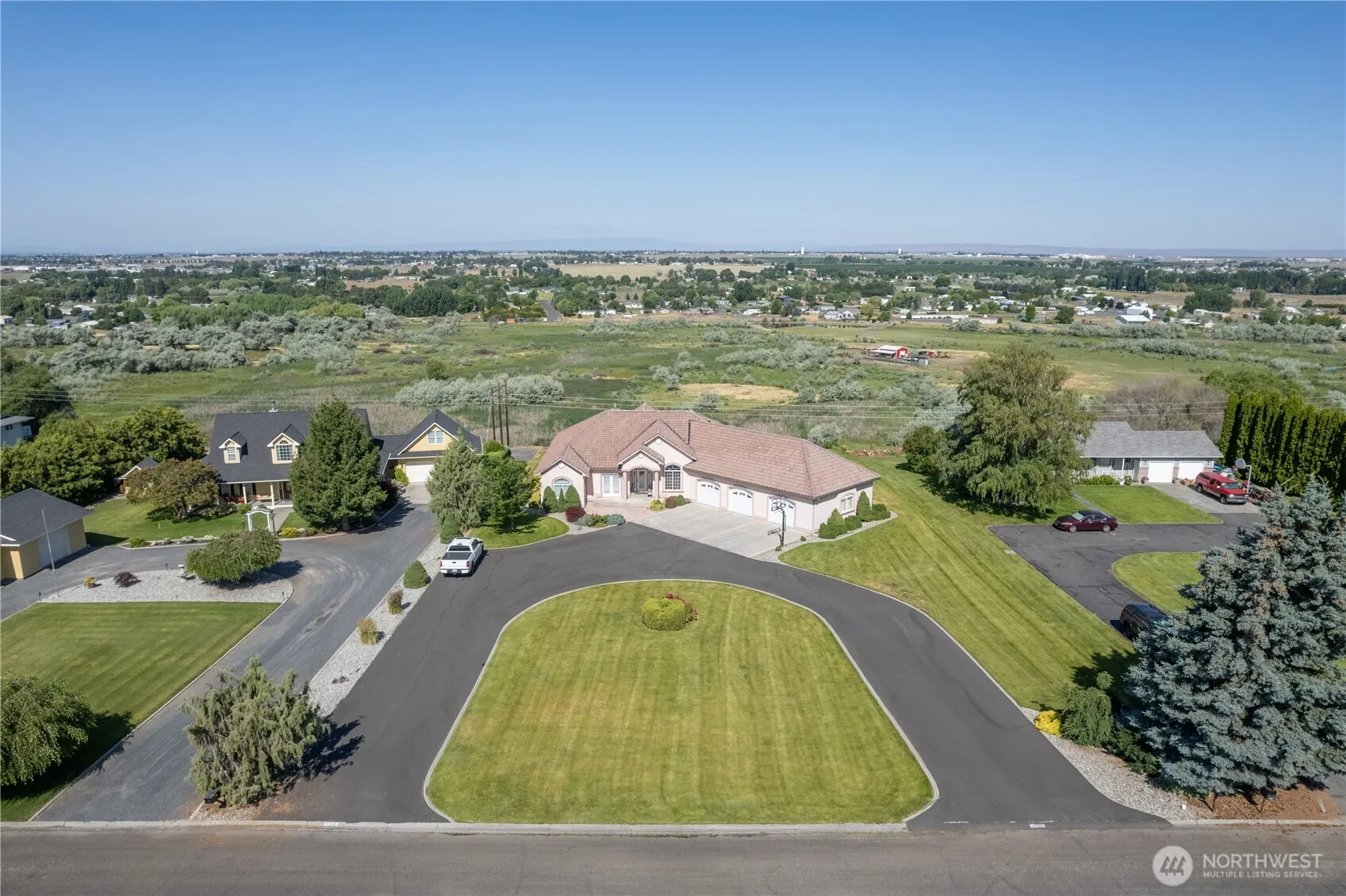 Property photo for 4560 Bluff Drive Ne, Moses Lake photo 2