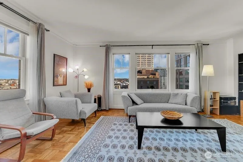 Property photo for 1017 Minor Avenue #1303, Seattle photo 4