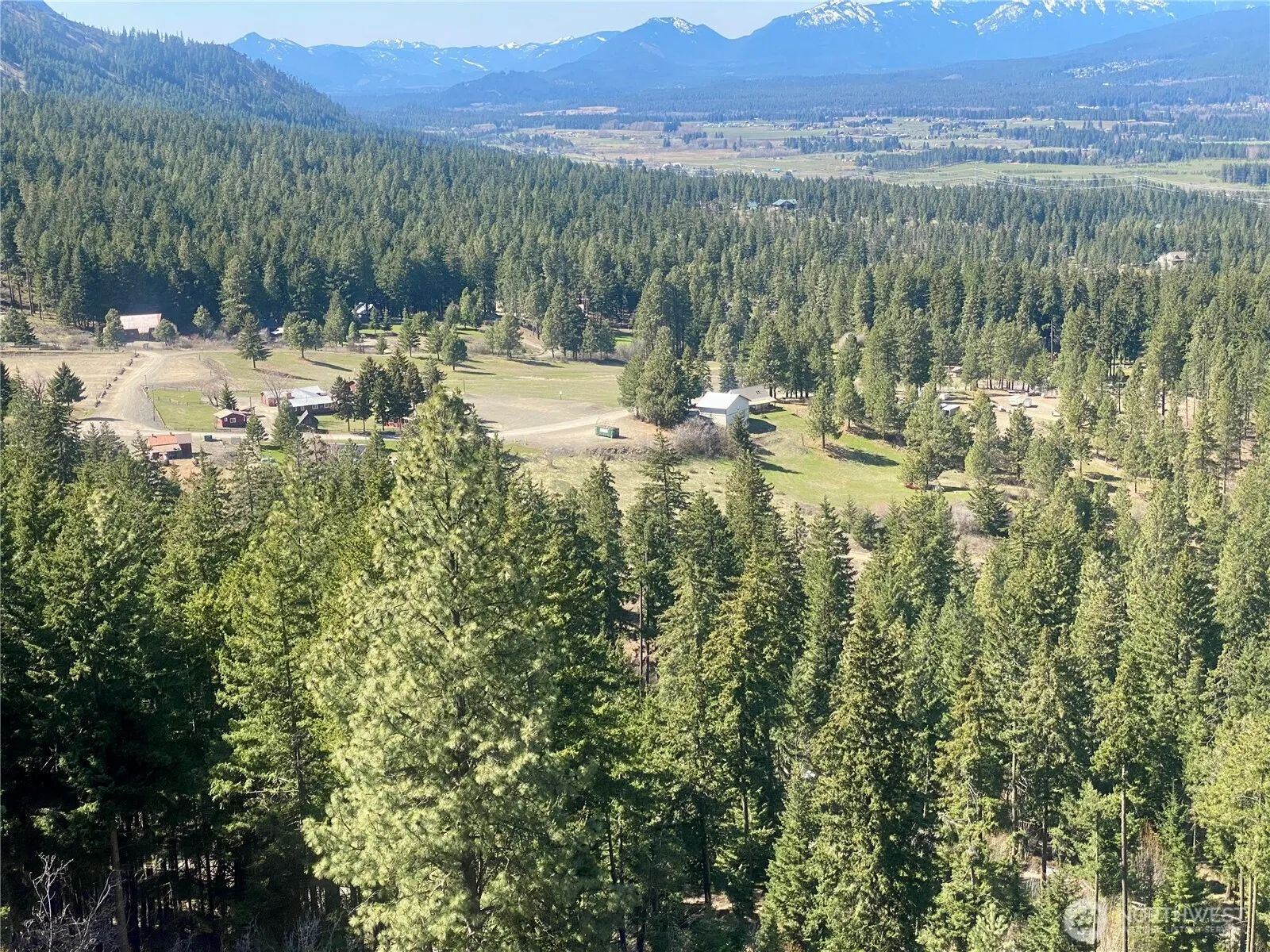 Property photo for 393 Tom & Nita Road, Cle Elum photo 2