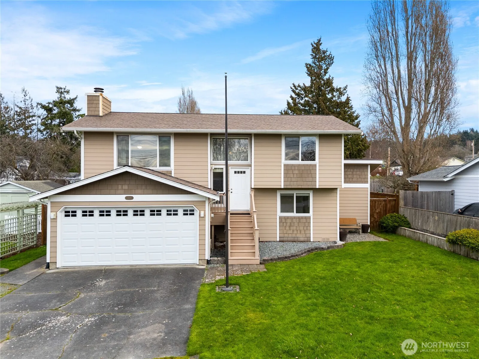 Property photo for 809 Ne Perkins Street, Coupeville photo 2