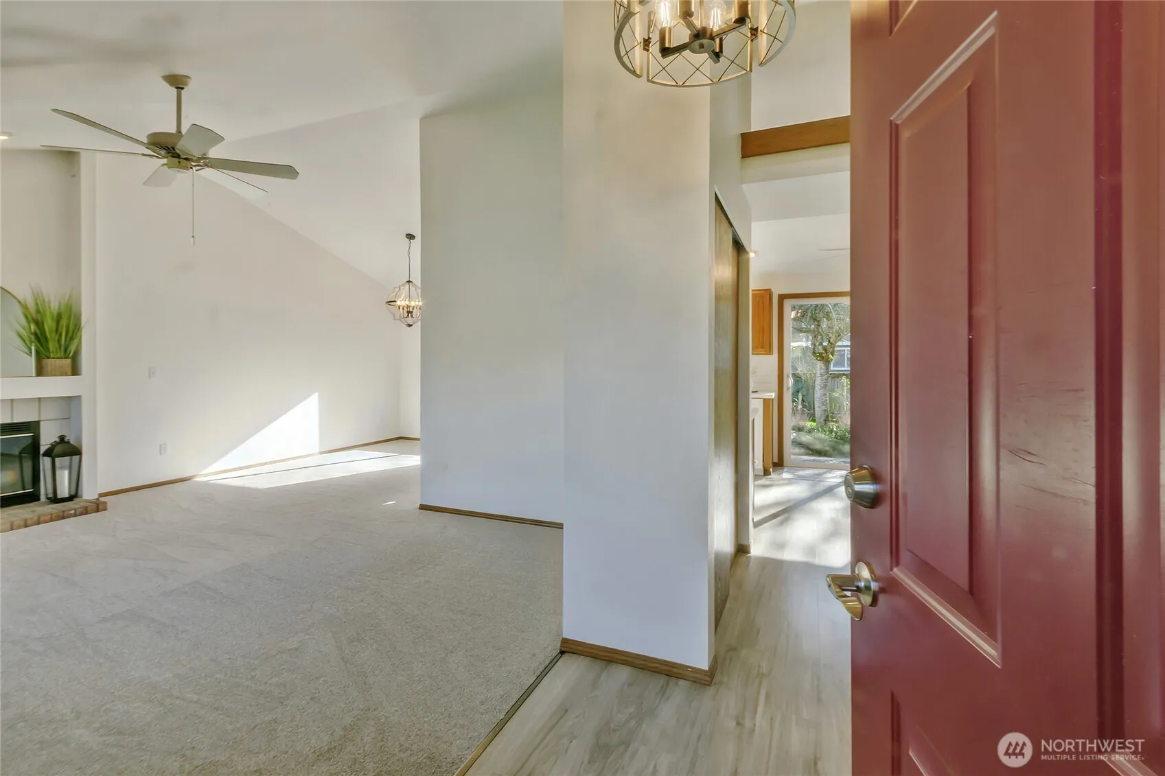 Property photo for 922 130th Street E, Tacoma photo 4