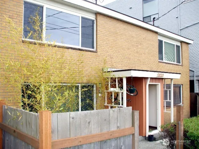 Property photo for 2020 Eastlake Avenue E, Seattle photo 4