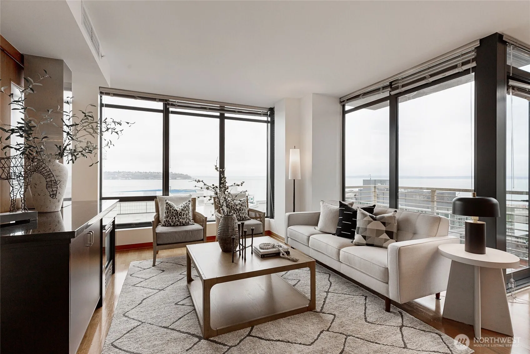 Property photo for 2716 Elliot Avenue #800, Seattle photo 3
