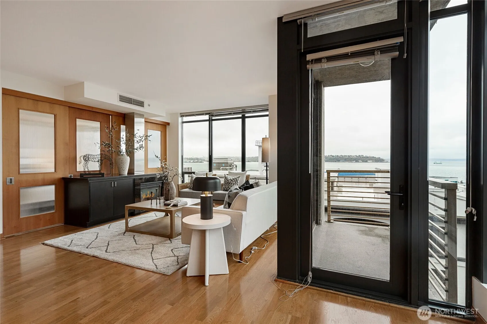 Property photo for 2716 Elliot Avenue #800, Seattle photo 4