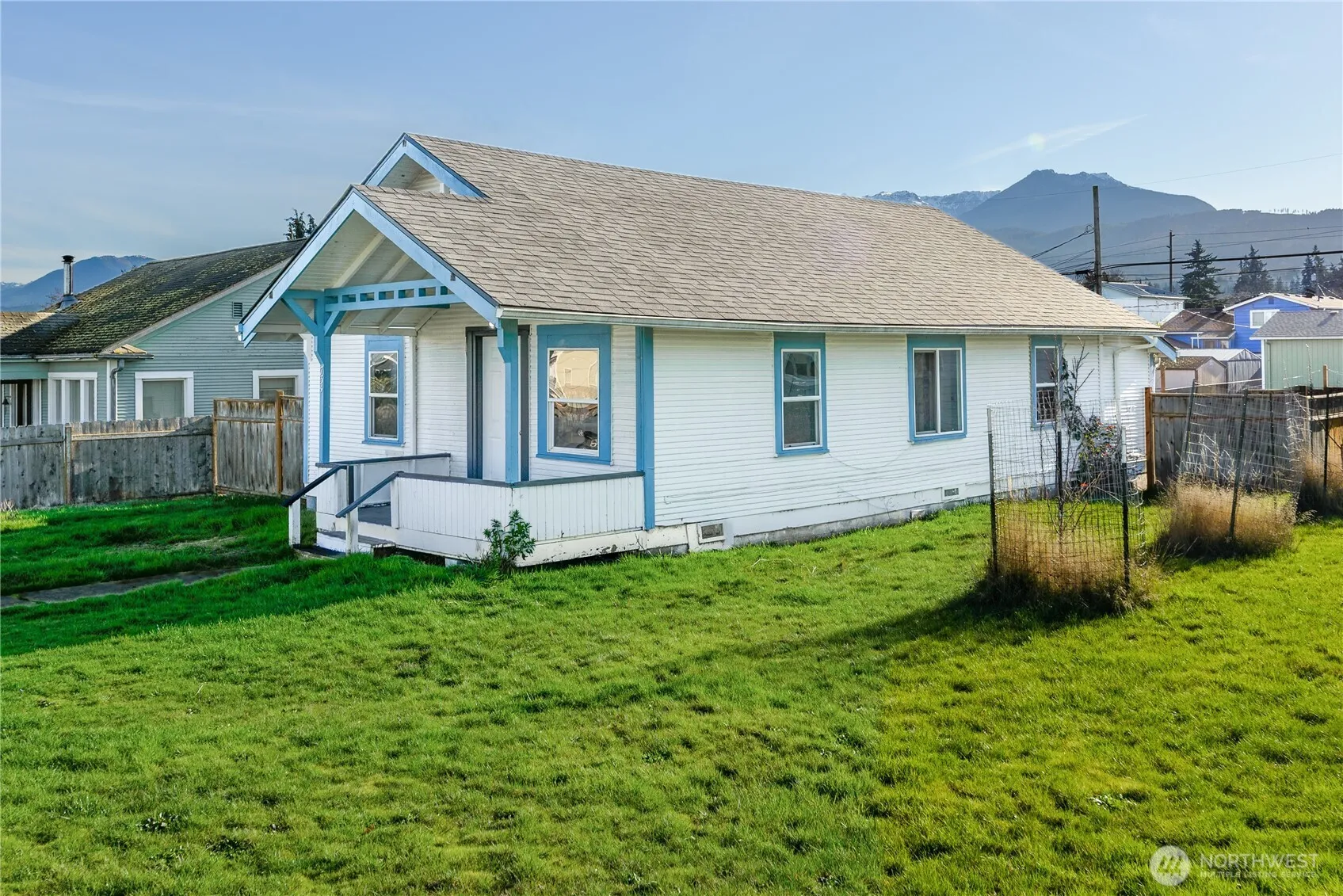 Property photo for 734 W 4th St, Port Angeles