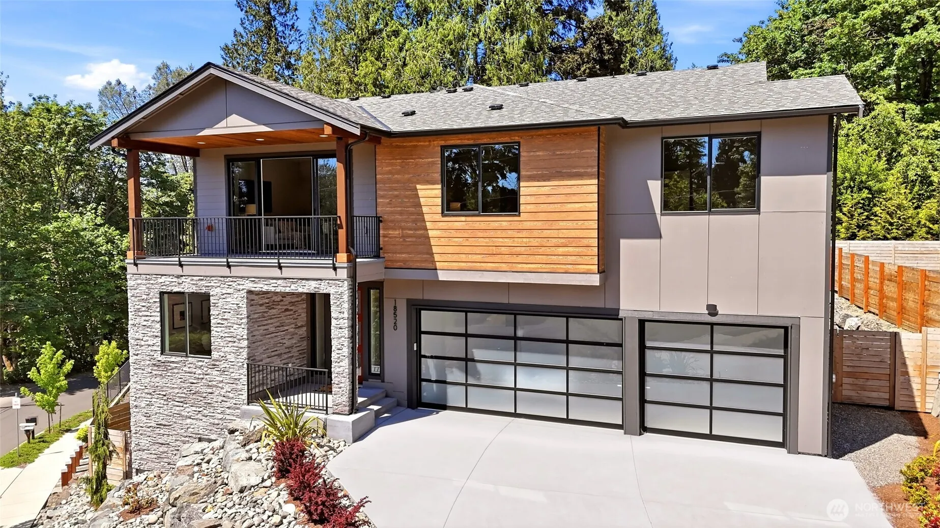 Property photo for 18520 83rd Avenue Ne, Kenmore photo 2
