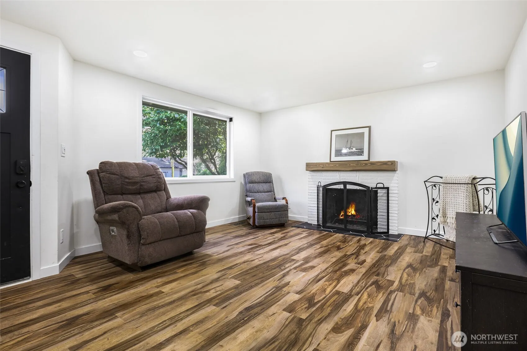 Property photo for 14517 Meridian Avenue N, Shoreline photo 3