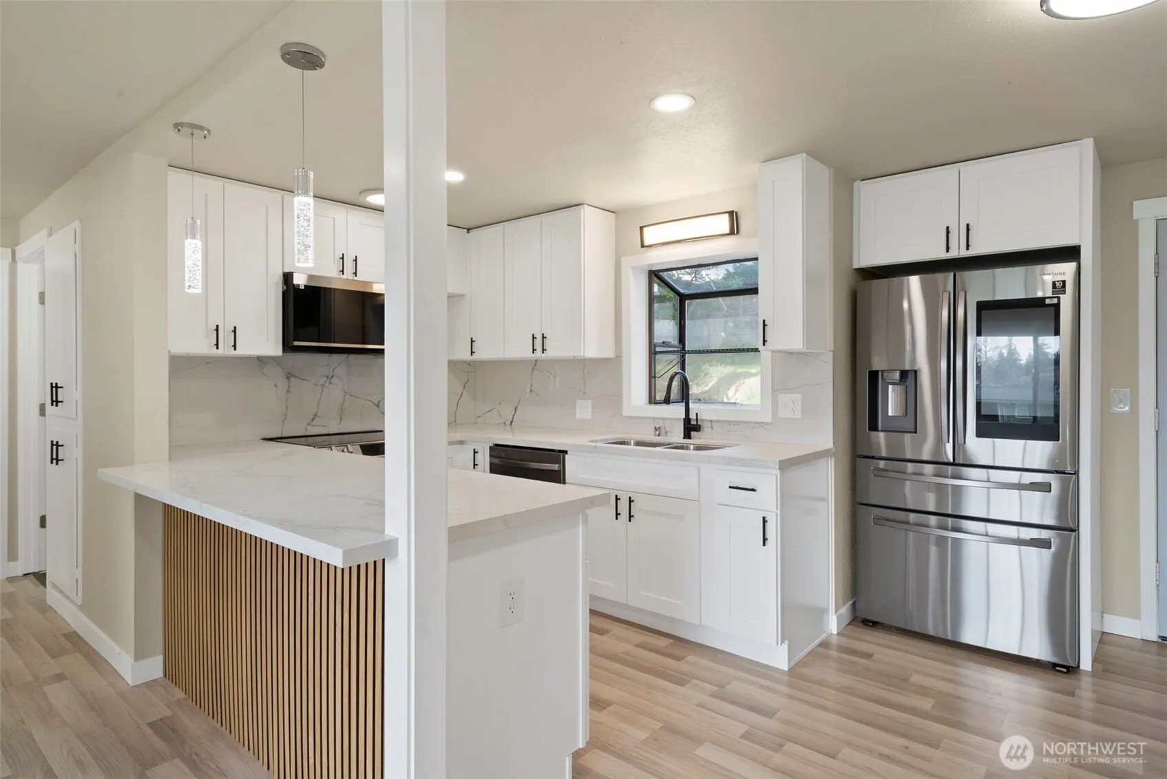 Property photo for 3012 Sw 102nd Street, Seattle photo 5