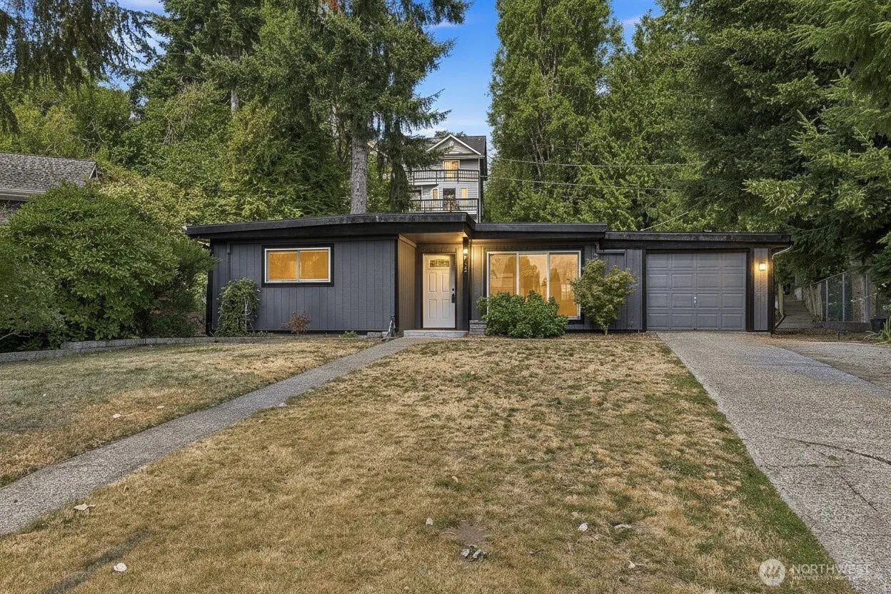 Property photo for 3012 Sw 102nd Street, Seattle