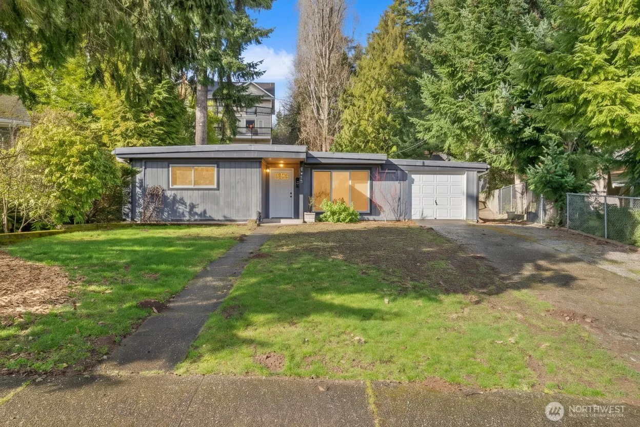 Property photo for 3012 Sw 102nd Street, Seattle