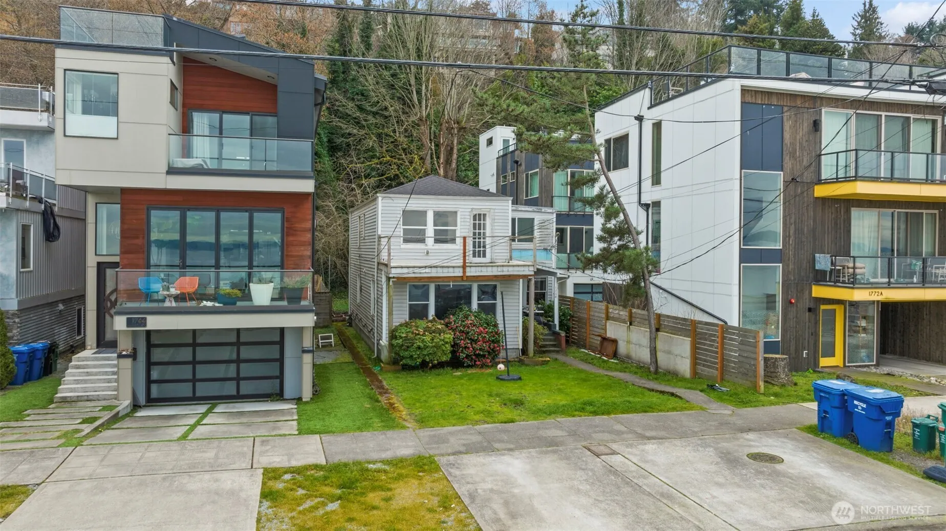Property photo for 1768 Alki Avenue Sw, Seattle photo 2