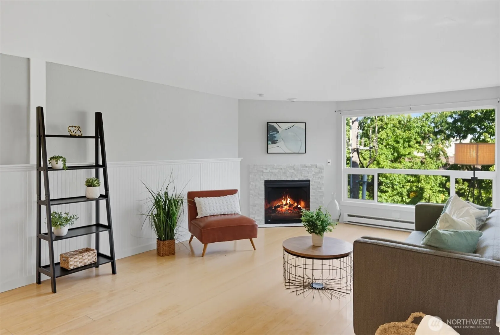 Property photo for 9416 1st Avenue Ne #305, Seattle photo 2