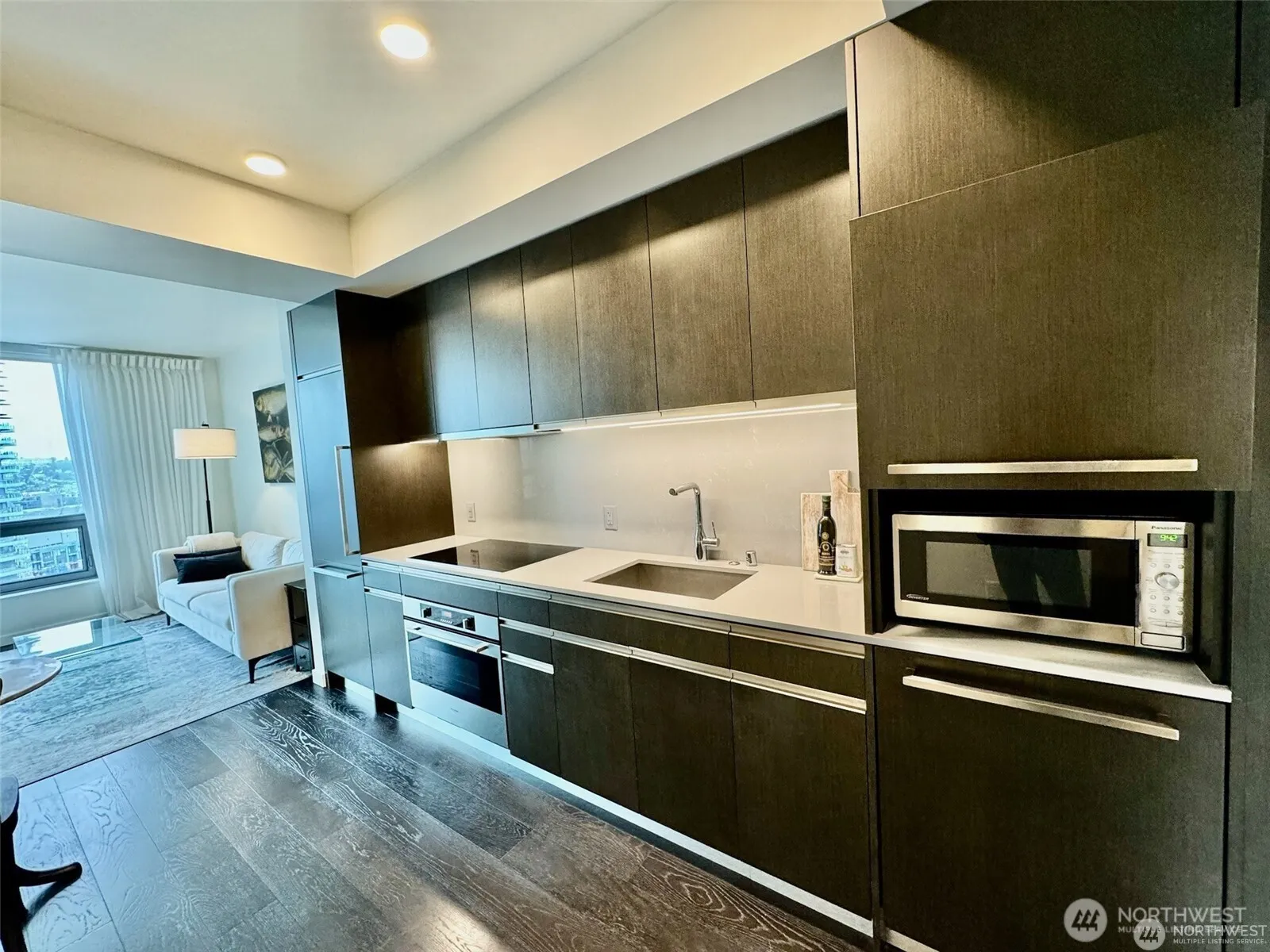 Property photo for 1808 Minor Avenue #1907, Seattle photo 4