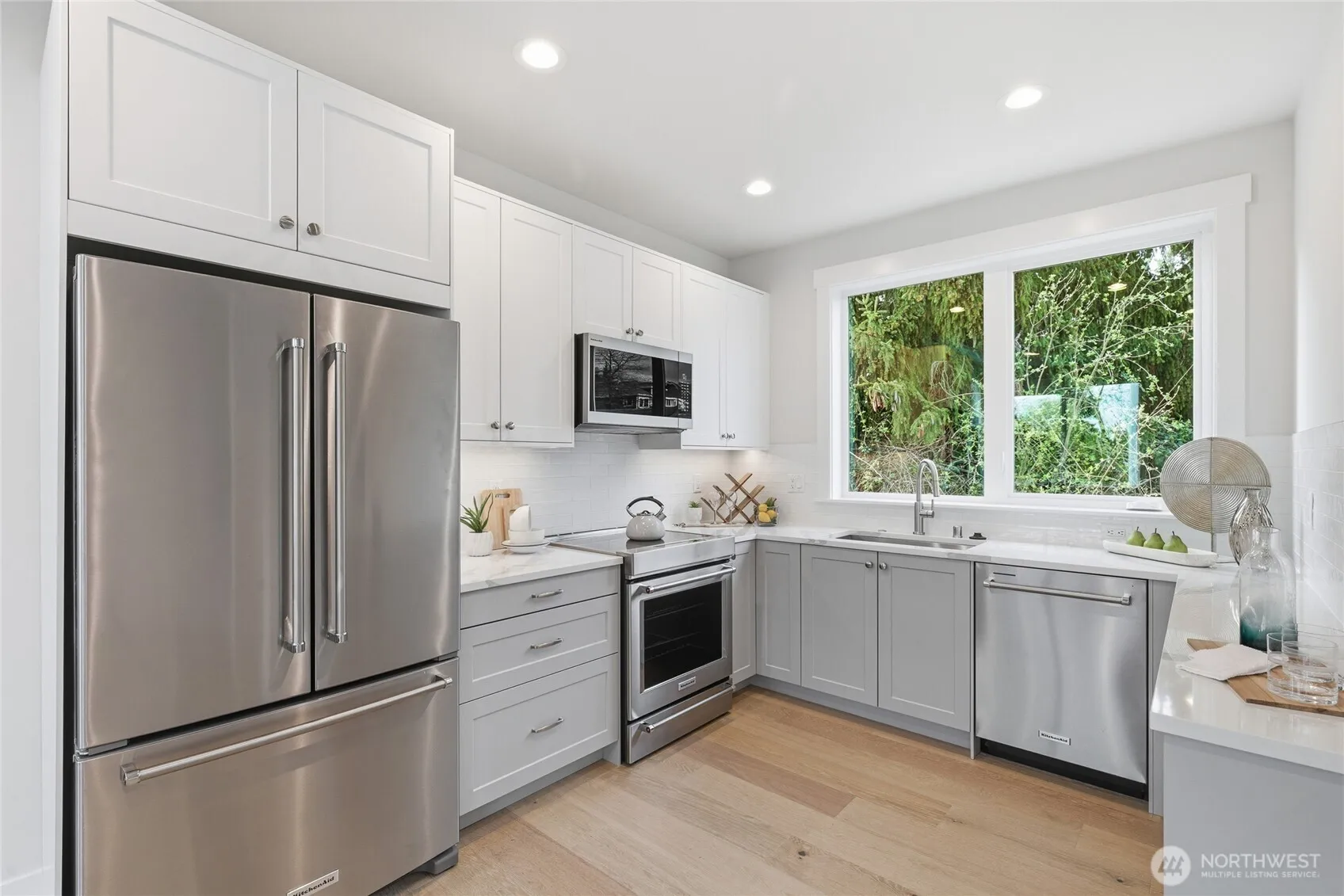 Property photo for 8815 Densmore Avenue N #b, Seattle photo 5