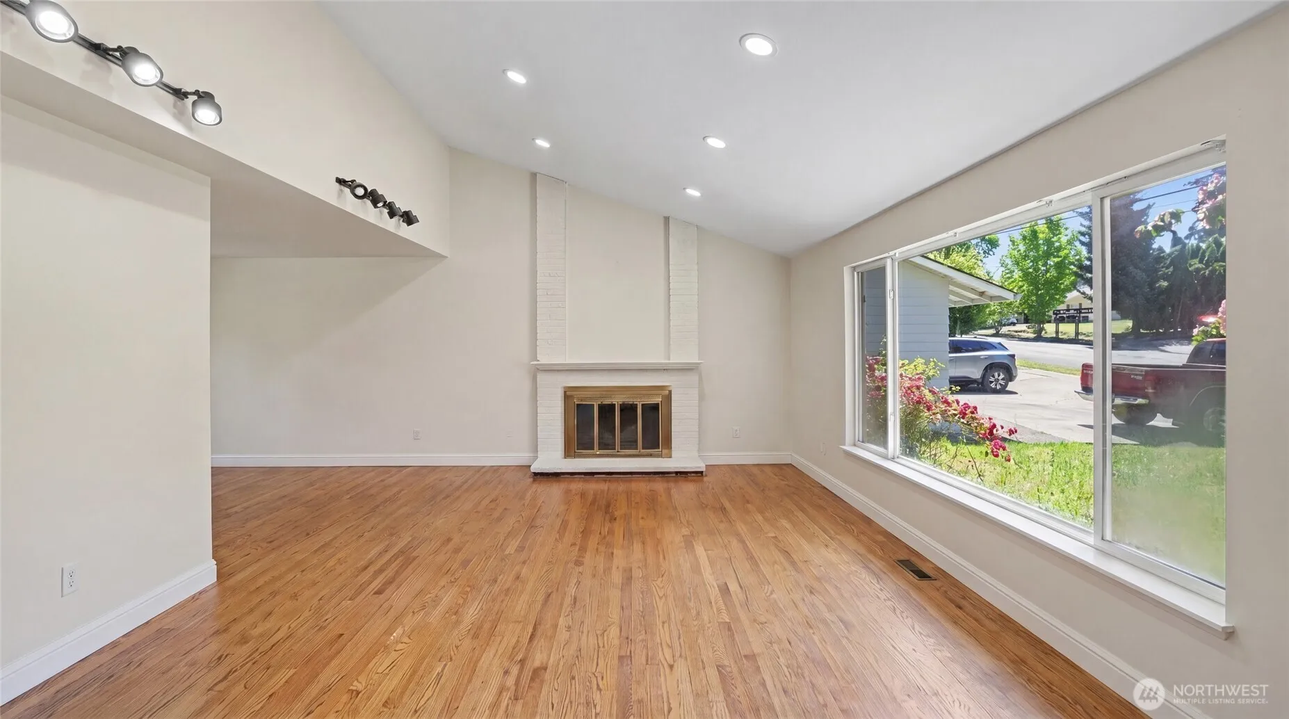 Property photo for 6572 123rd Avenue Se, Bellevue photo 5