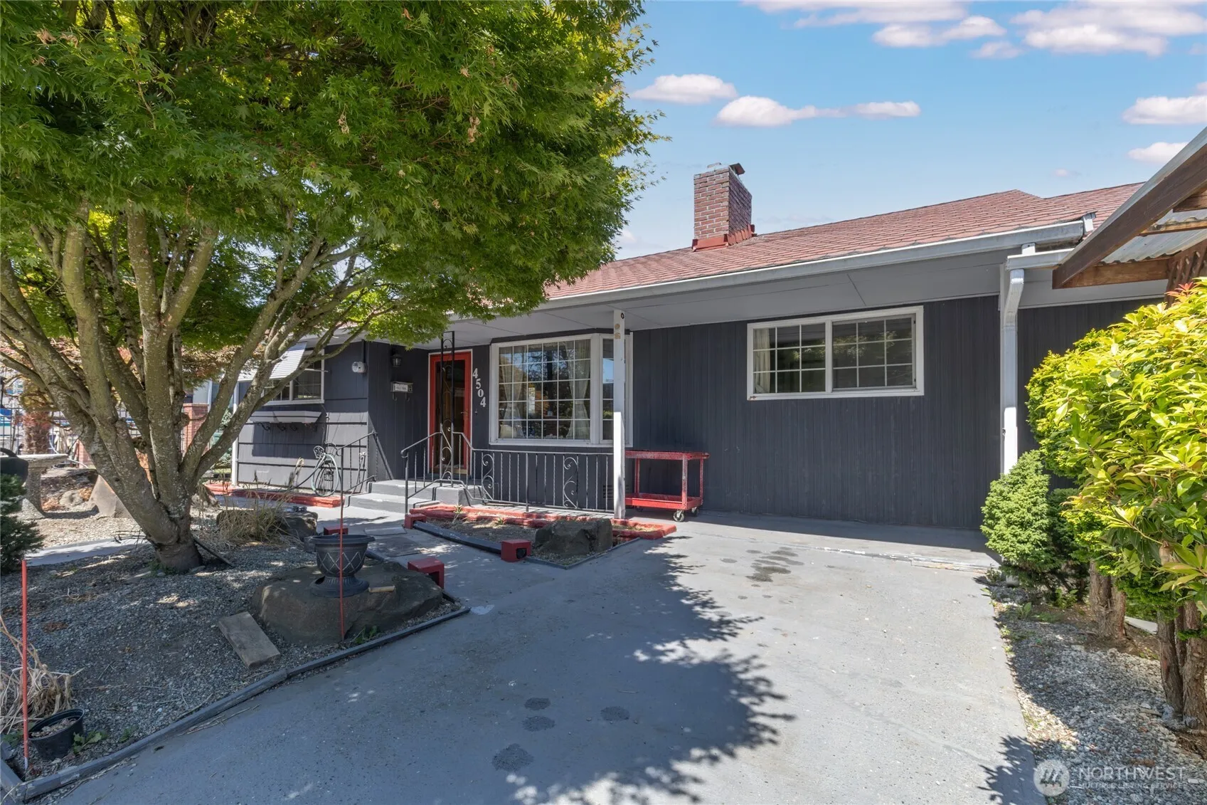 Property photo for 4504 S Trenton Street, Seattle photo 2