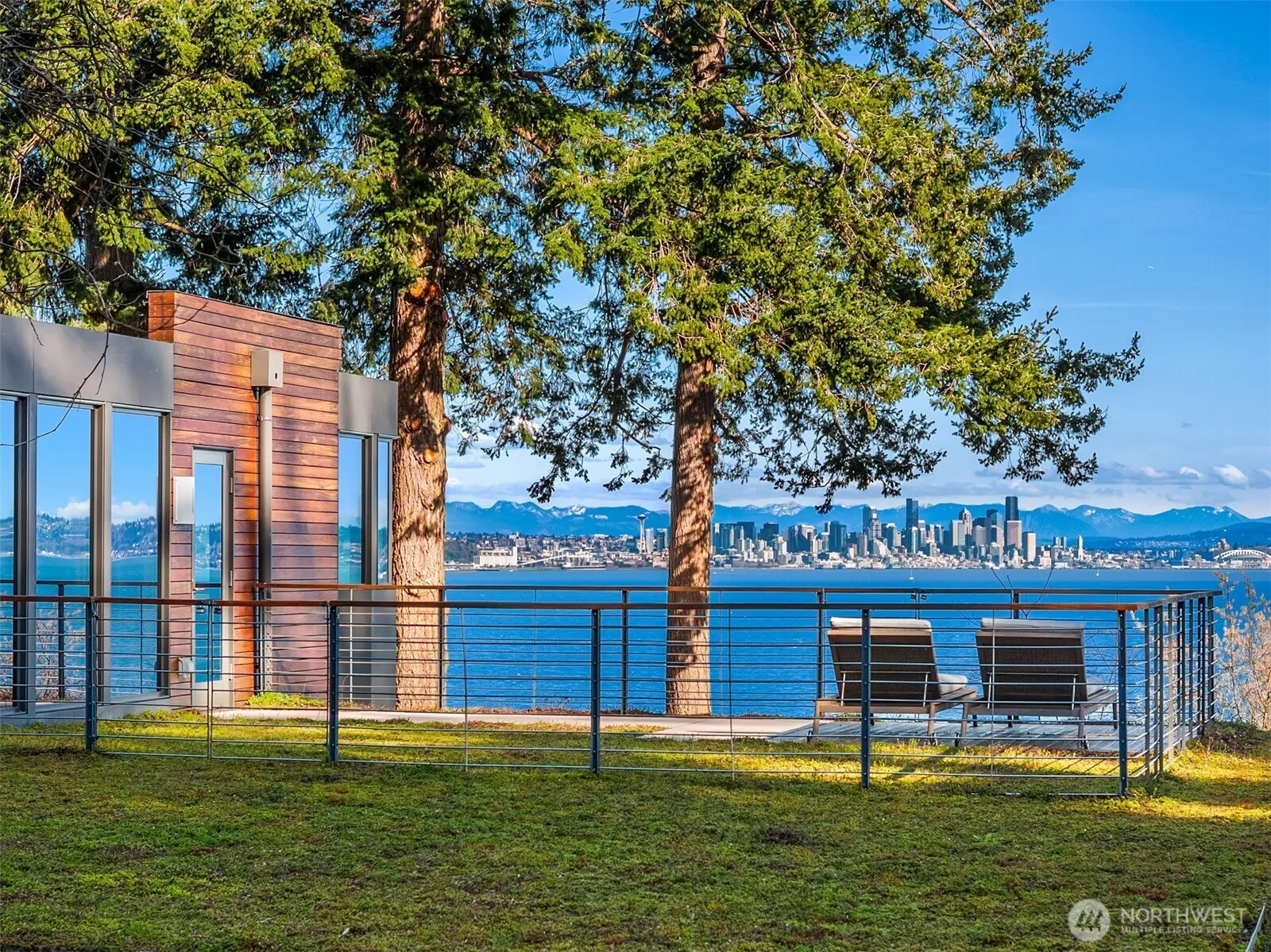 Property photo for 7268 Madrona Drive Ne, Bainbridge Island photo 2