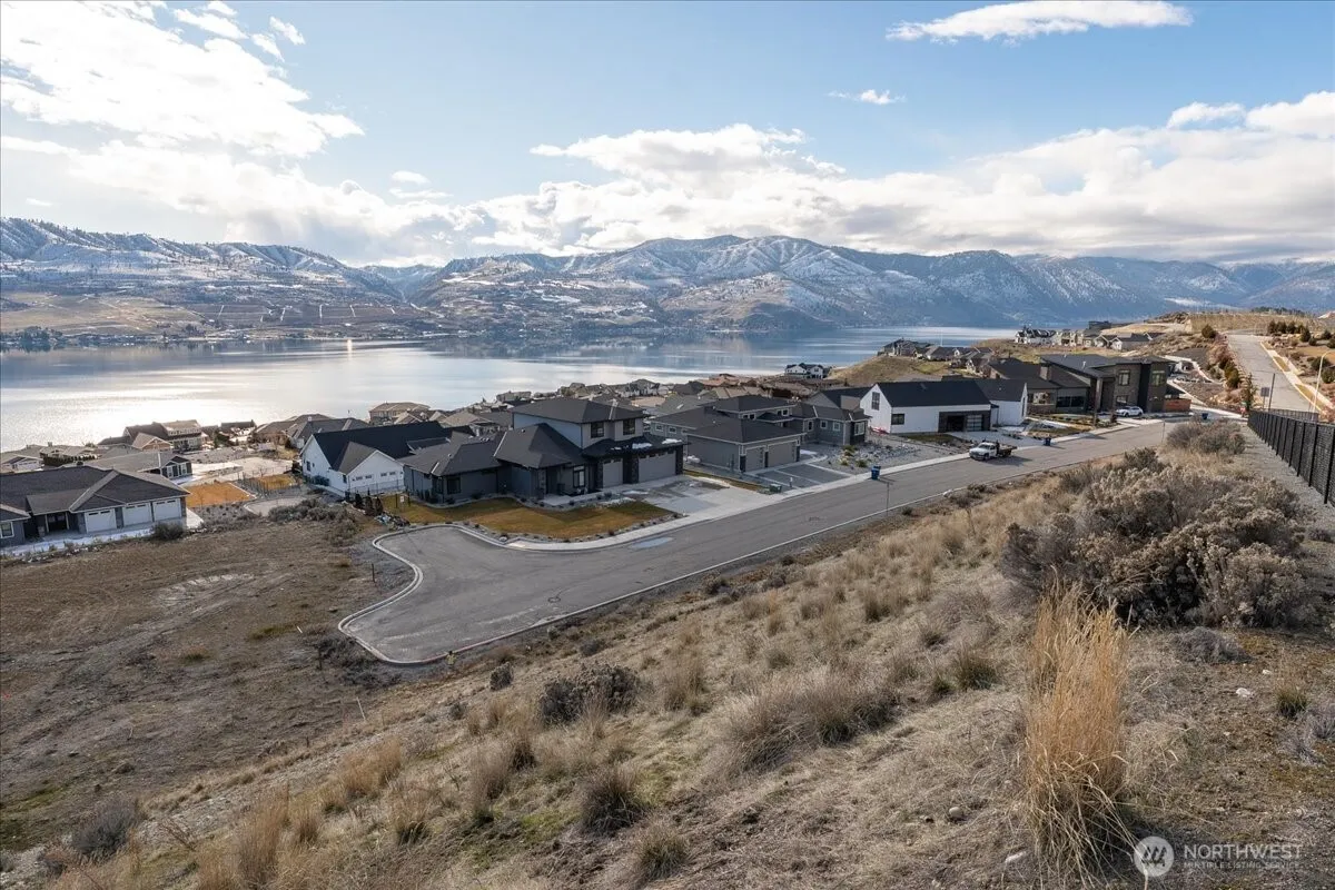 Property photo for 270 Crystal View Drive, Chelan photo 2