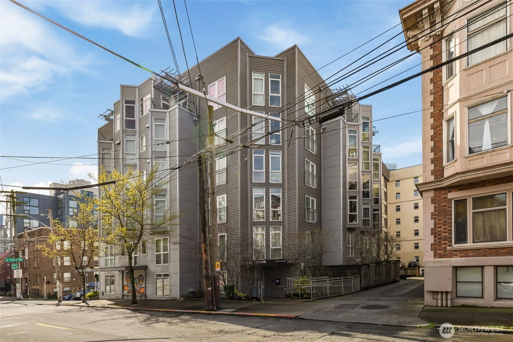 Property photo for 103 Bellevue Avenue E #302, Seattle photo 2