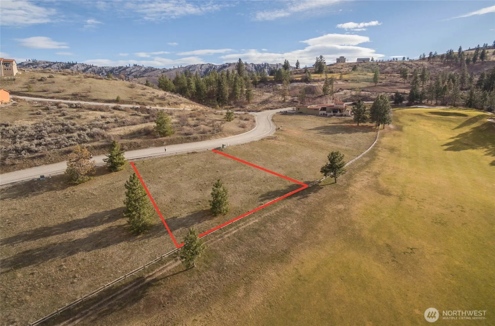 Property photo for 320 Paintbrush Road, Chelan photo 2