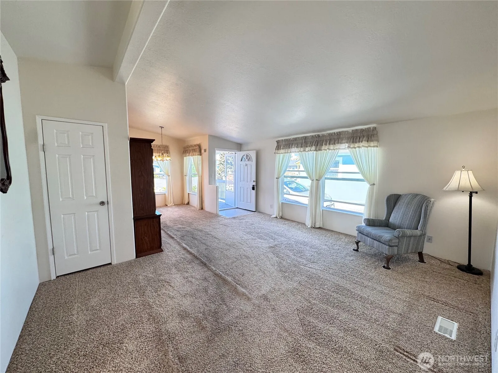 Property photo for 528 N 7th Avenue, Sequim photo 2