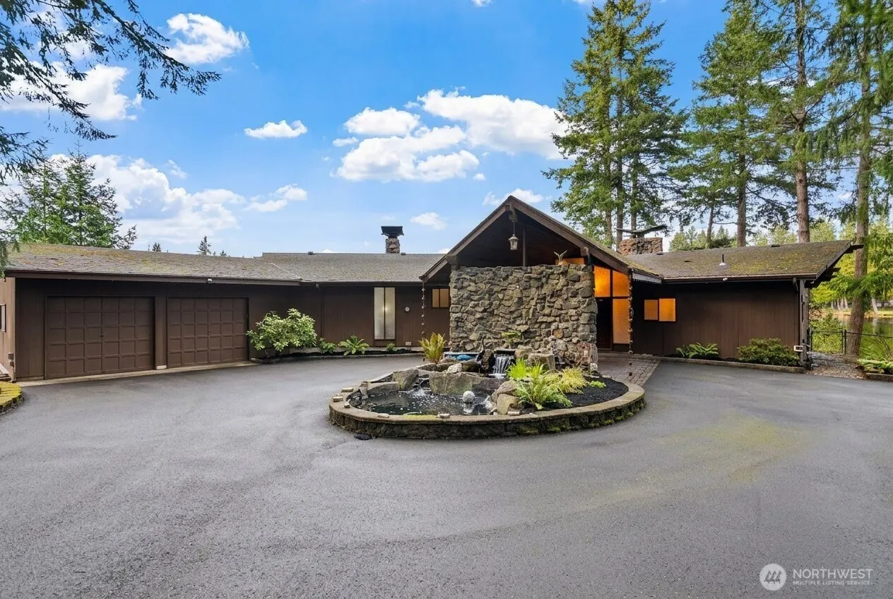 Property photo for 1970 Cambridge Lane Sw, Olympia photo 2