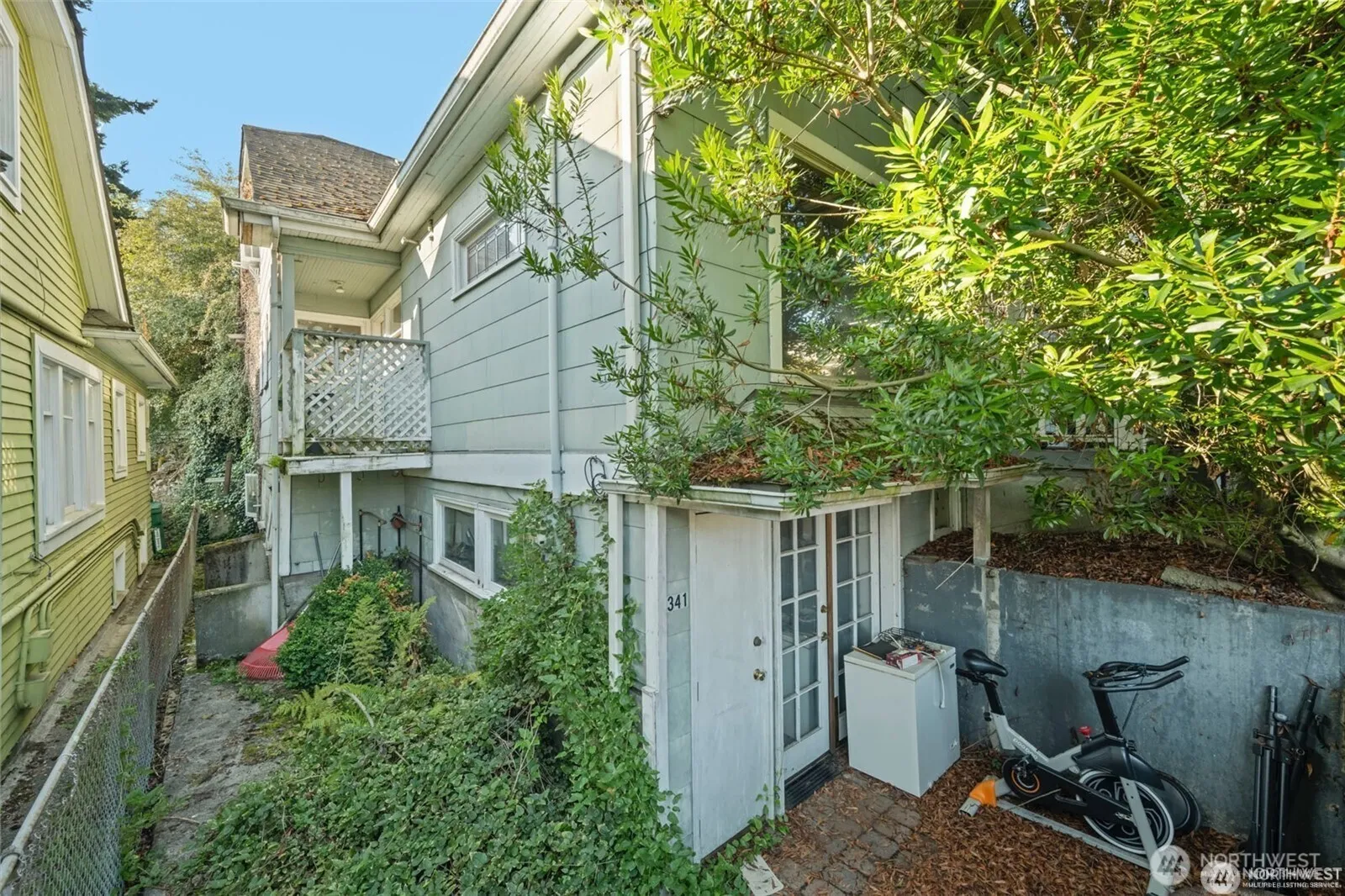 Property photo for 341 Ne 51st Street, Seattle photo 2