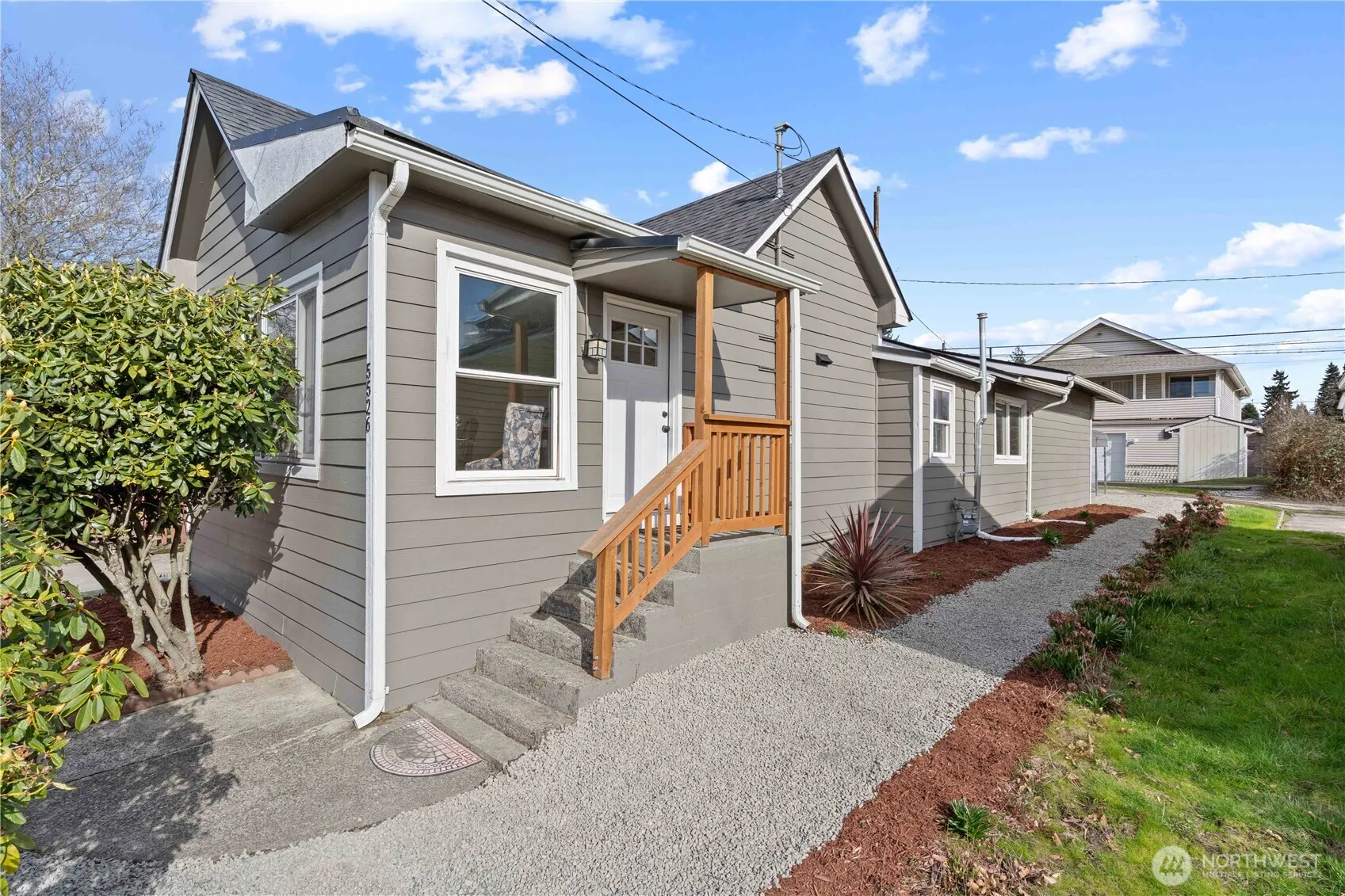 Property photo for 5526 20th Avenue S, Seattle photo 3