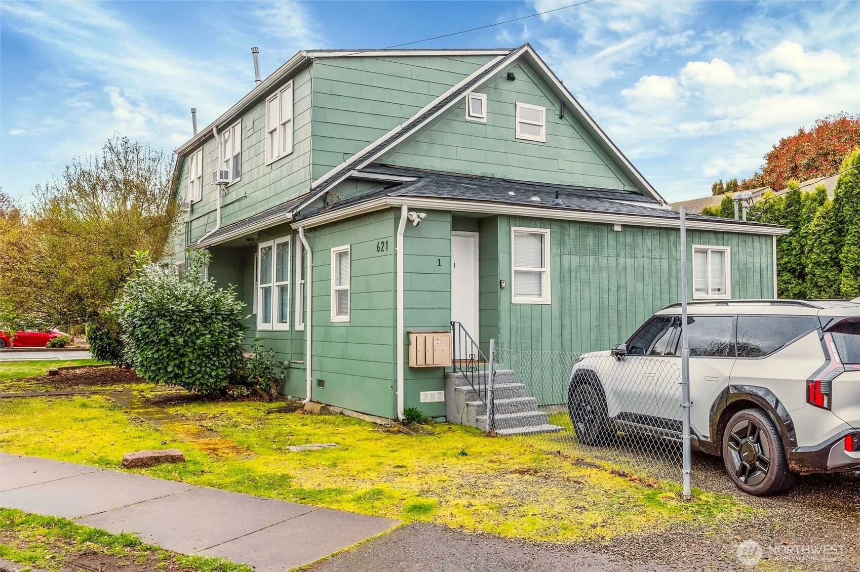 Property photo for 621 Houser Way S, Renton photo 5