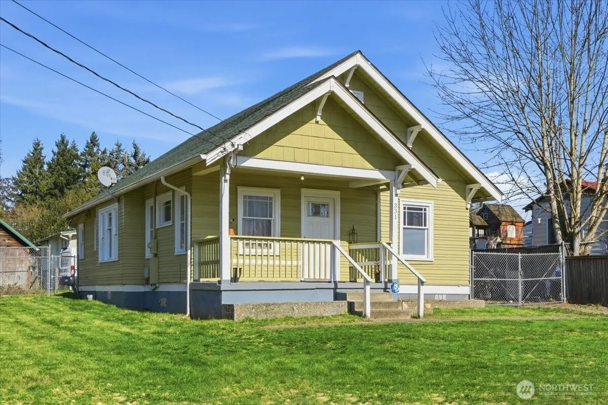 Property photo for 331 100th Street S, Parkland