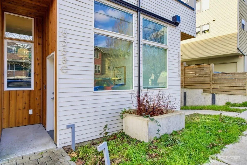 Property photo for 8553 Midvale Avenue N #c, Seattle photo 2