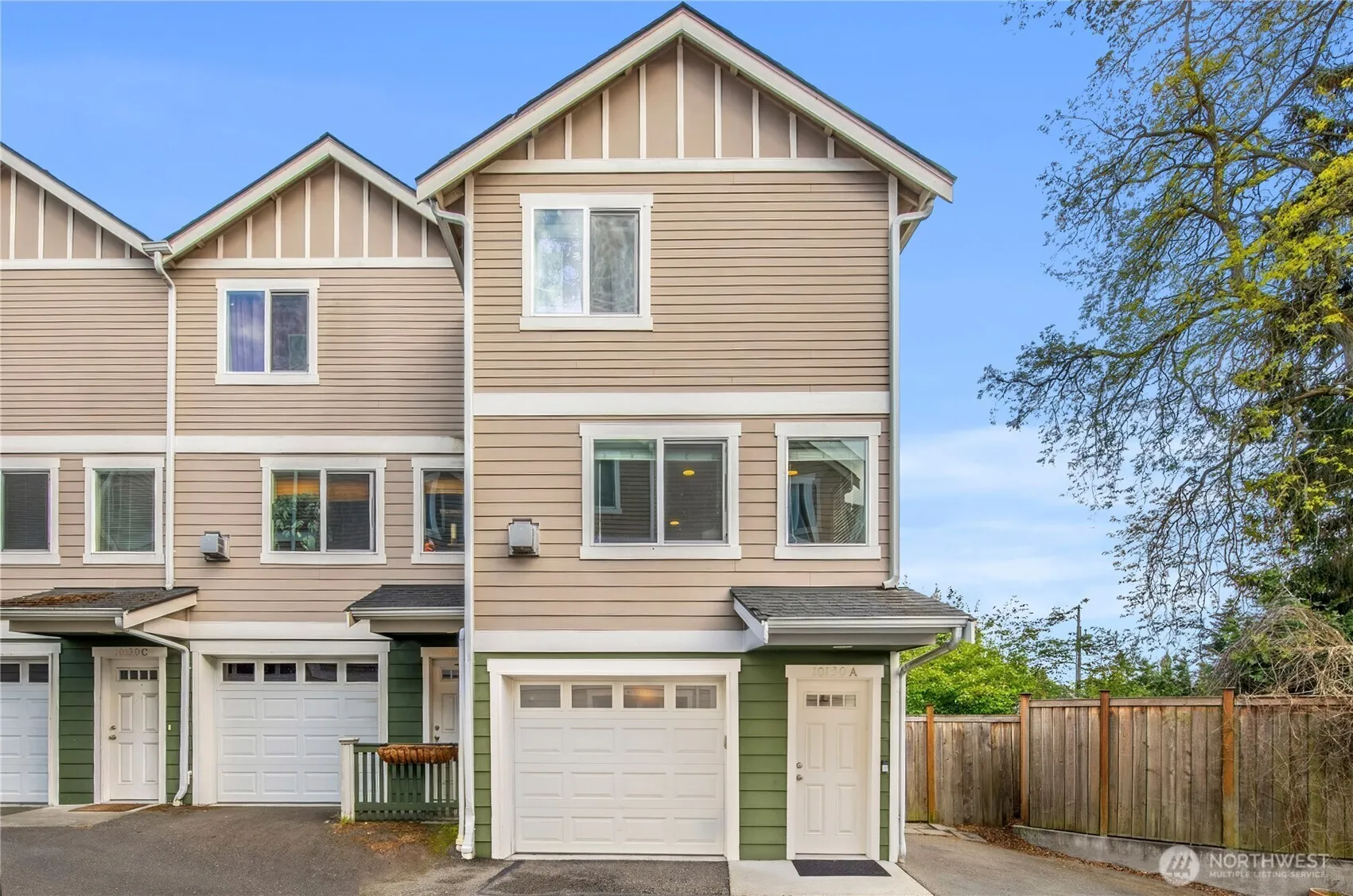 Property photo for 10130 Holman Road Nw #a, Seattle photo 2