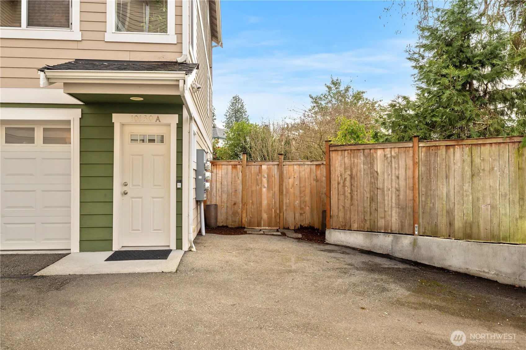 Property photo for 10130 Holman Road Nw #a, Seattle photo 3