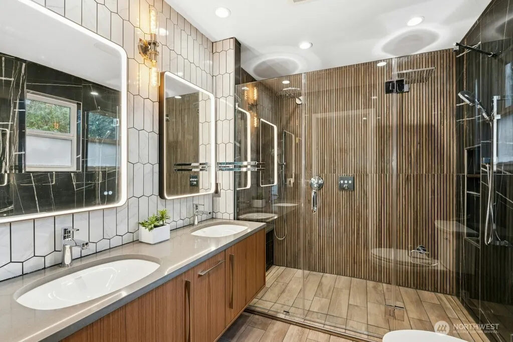 Property photo for 14547 Evanston Avenue N, Shoreline photo 5