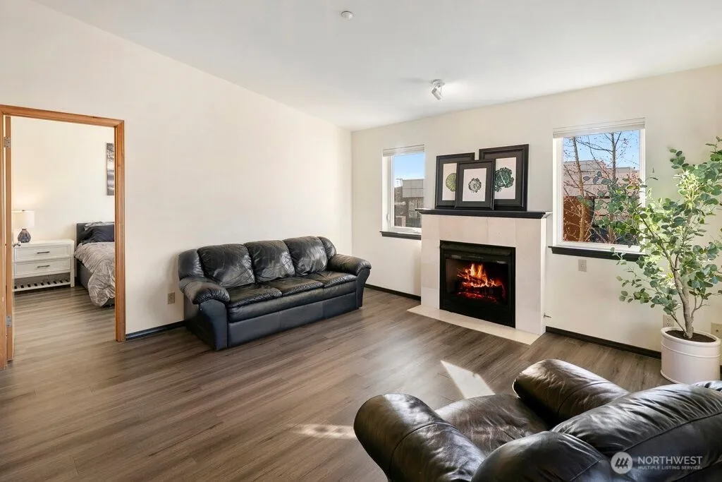 Property photo for 1707 Nw 59th Street #302, Seattle photo 4