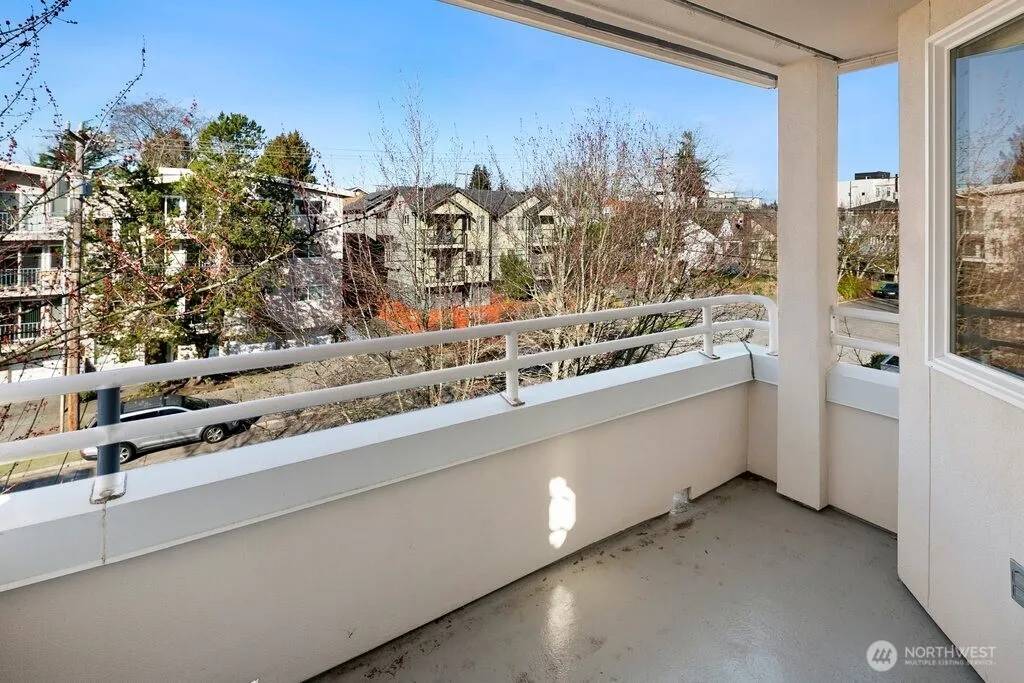 Property photo for 1707 Nw 59th Street #302, Seattle photo 5