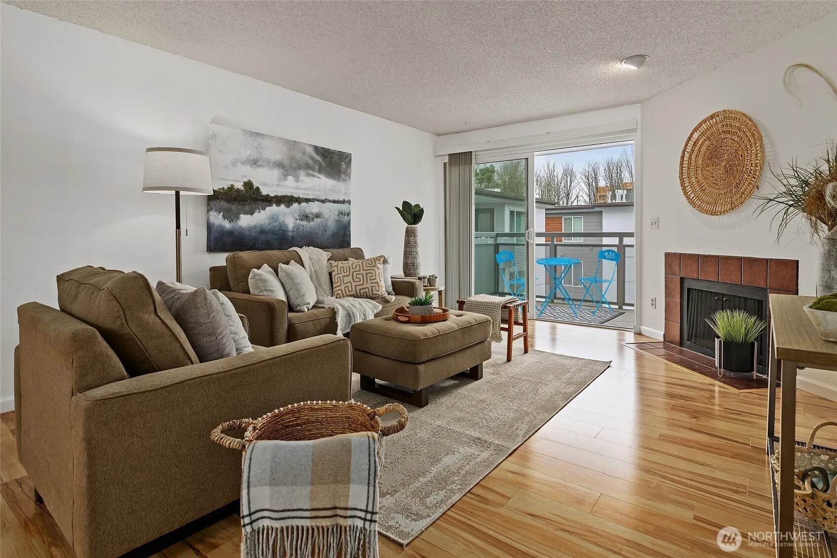 Property photo for 10501 8th Avenue Ne #406, Seattle photo 2