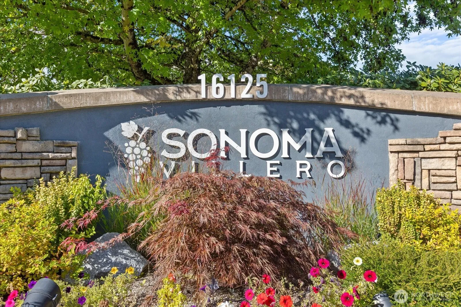 Property photo for 16125 Juanita Woodinville Way Ne #403, Bothell photo 3