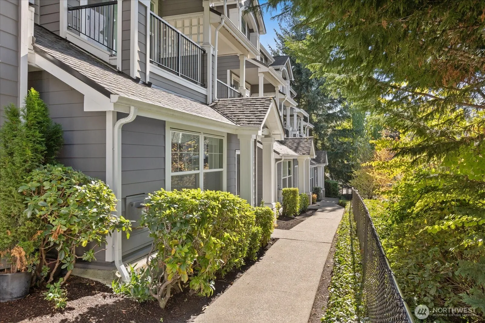 Property photo for 16125 Juanita Woodinville Way Ne #403, Bothell photo 2