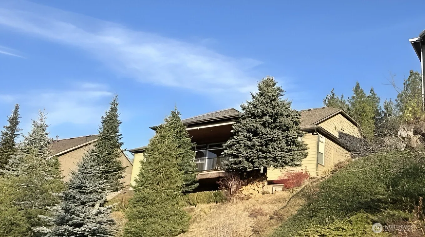 Property photo for 1315 N Dunbarton Oaks Lane, Liberty Lake