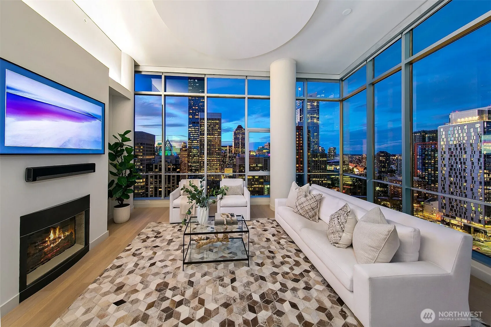 909 5th Avenue #ph3, Seattle