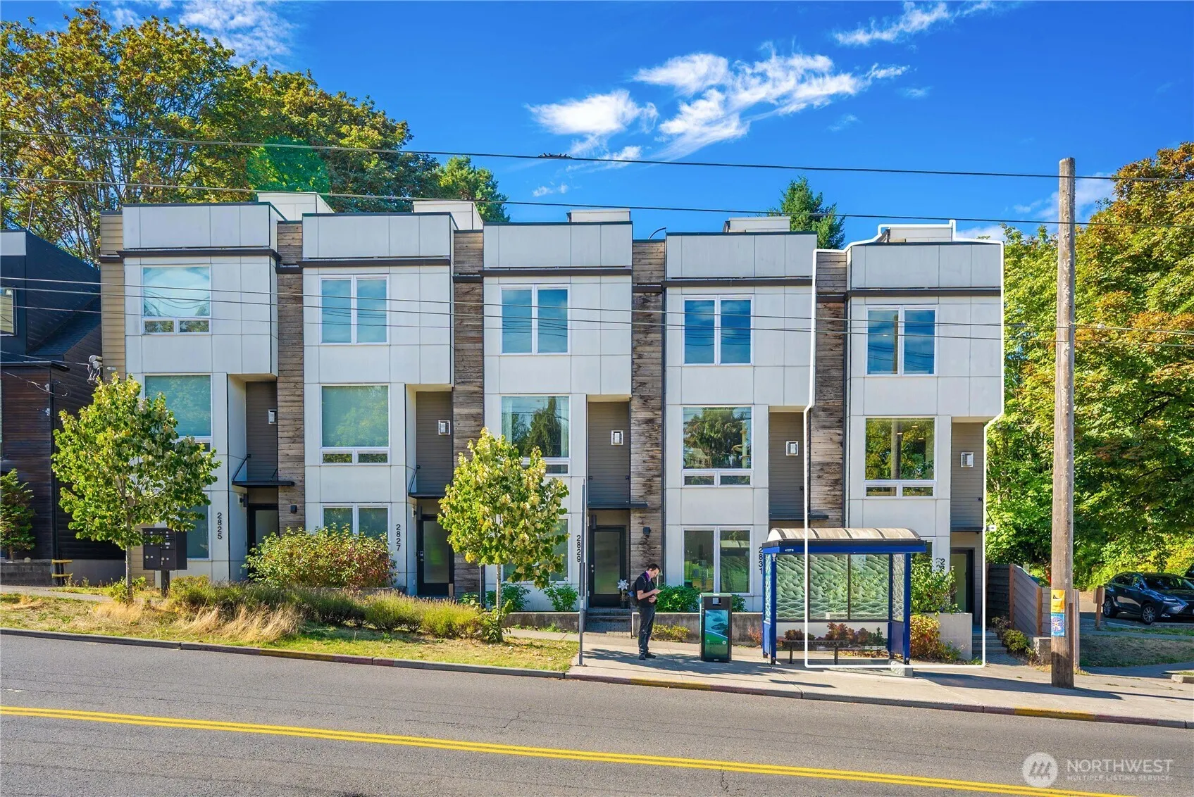 Property photo for 2833 3rd Avenue W, Seattle photo 3