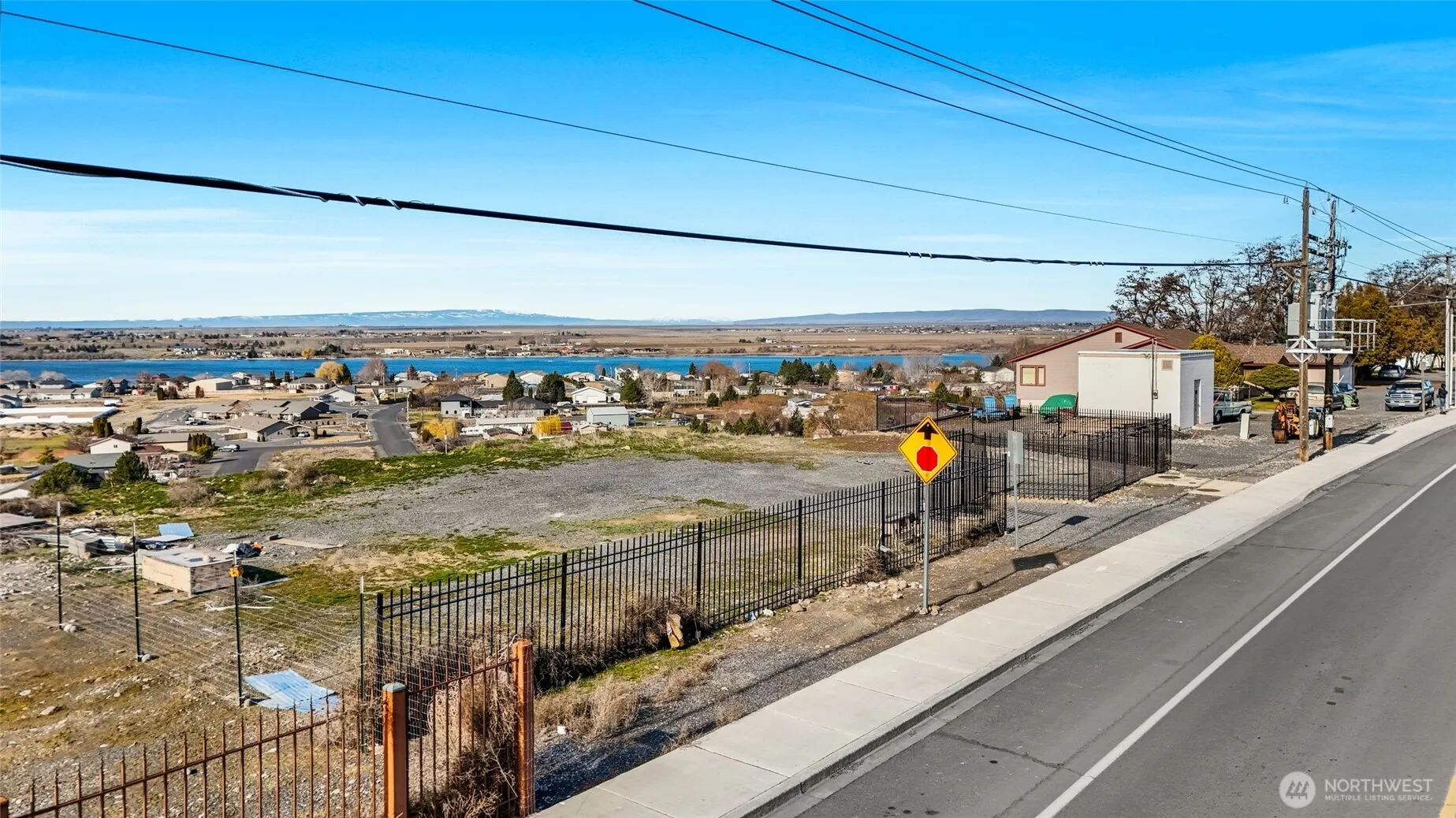 Property photo for 4994 Airway Drive Ne, Moses Lake photo 3